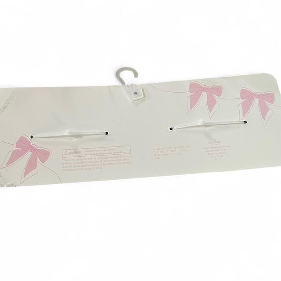 A tale of two - Picture 3 of 5